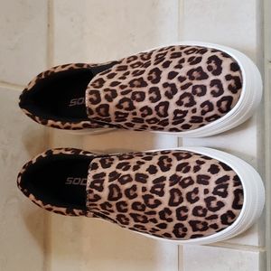 Women leopard sneakers